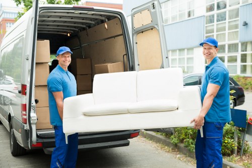 Moving van service for homes and flats in Chiswick